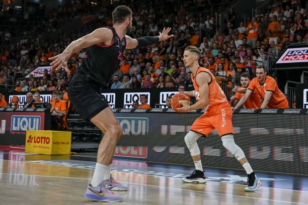 众翘首以待 众翘首以待